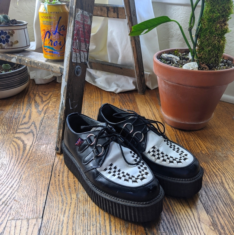 T.U.K leather platform creepers b&w check sz8